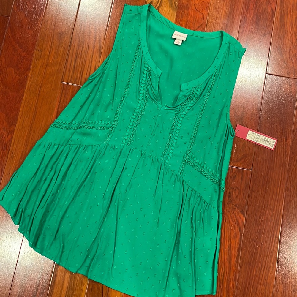 New with tags green sleeveless top